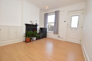 Living Room- click for photo gallery